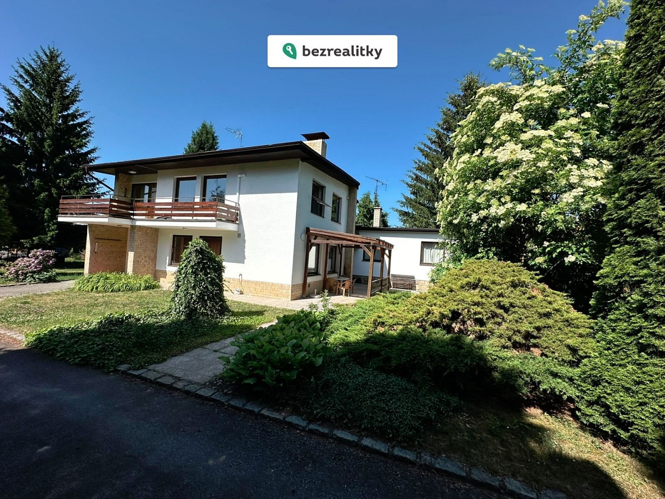 Prodej domu 206 m² s pozemkem 1 487 m²