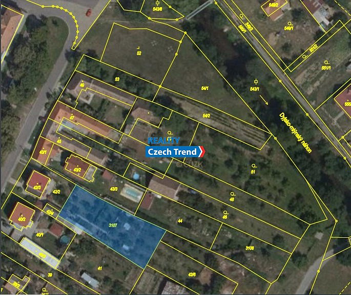 Prodej stavebního pozemku 990 m² – fotografie 3