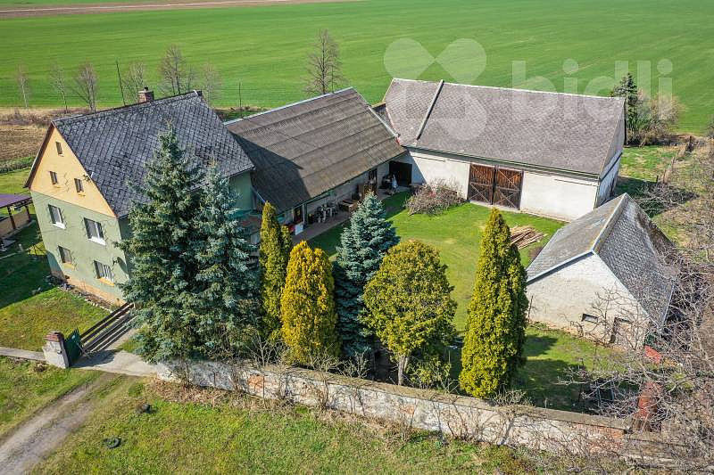 Prodej domu 160 m² s pozemkem 6 797 m²