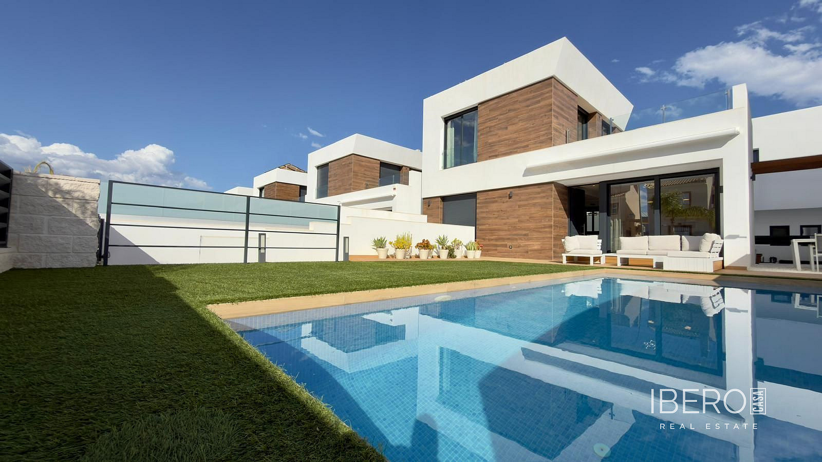 Prodej domu 236 m² s pozemkem 300 m²