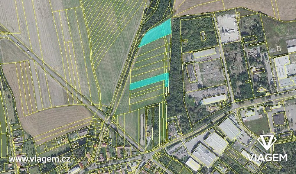 Prodej stavebního pozemku 2 854 m², Milovice – náhled fotky 2