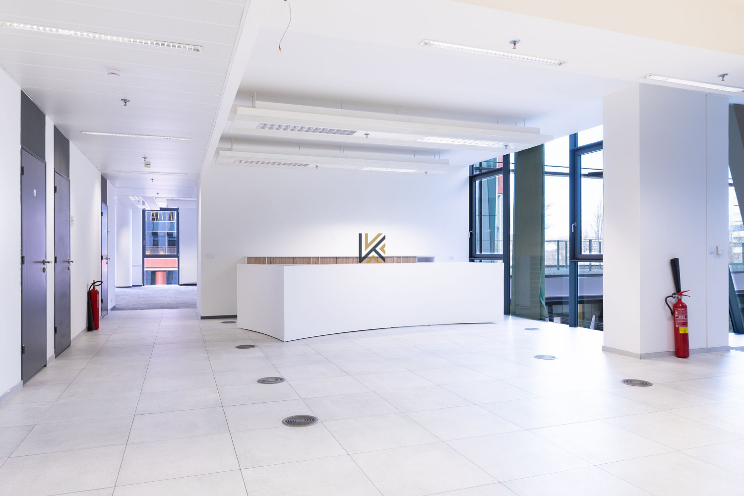 Pronájem kanceláře 886 m² – fotografie 2