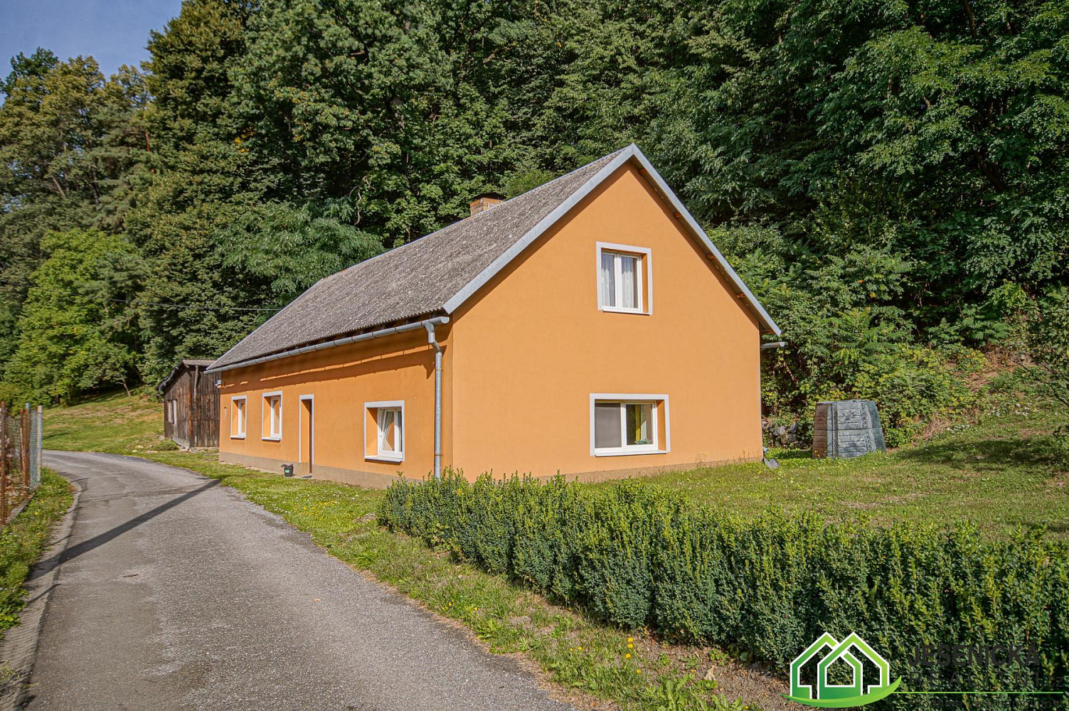 Prodej domu 240 m² s pozemkem 698 m² – fotografie 2