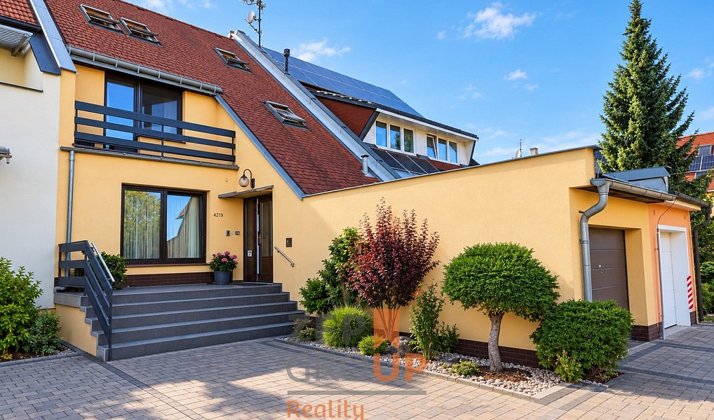 Prodej domu 208 m² s pozemkem 273 m², Kroměříž – náhled fotky 2