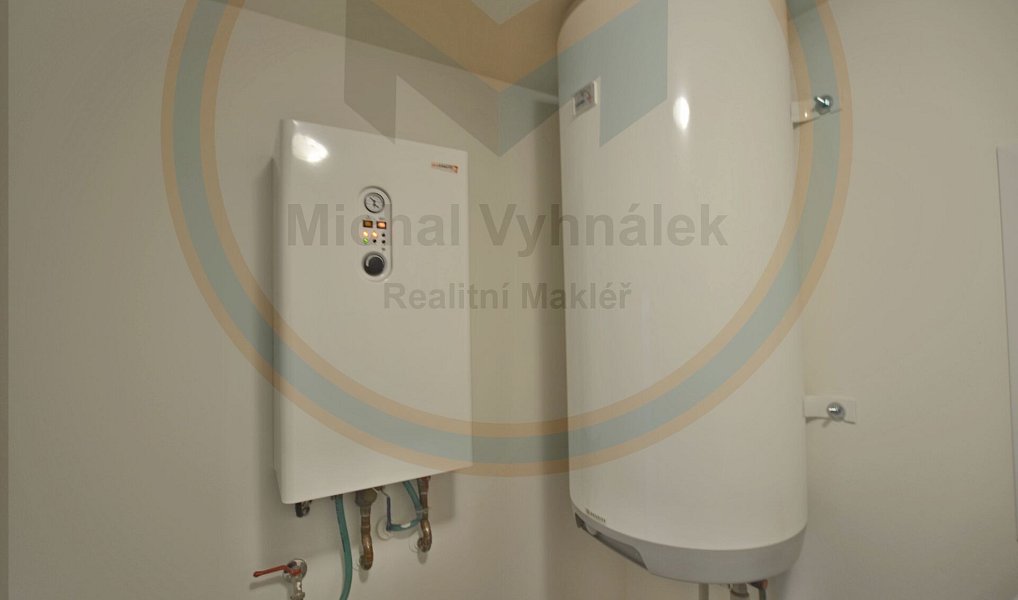 Prodej domu 154 m² s pozemkem 1 244 m², Tišice – náhled fotky 25