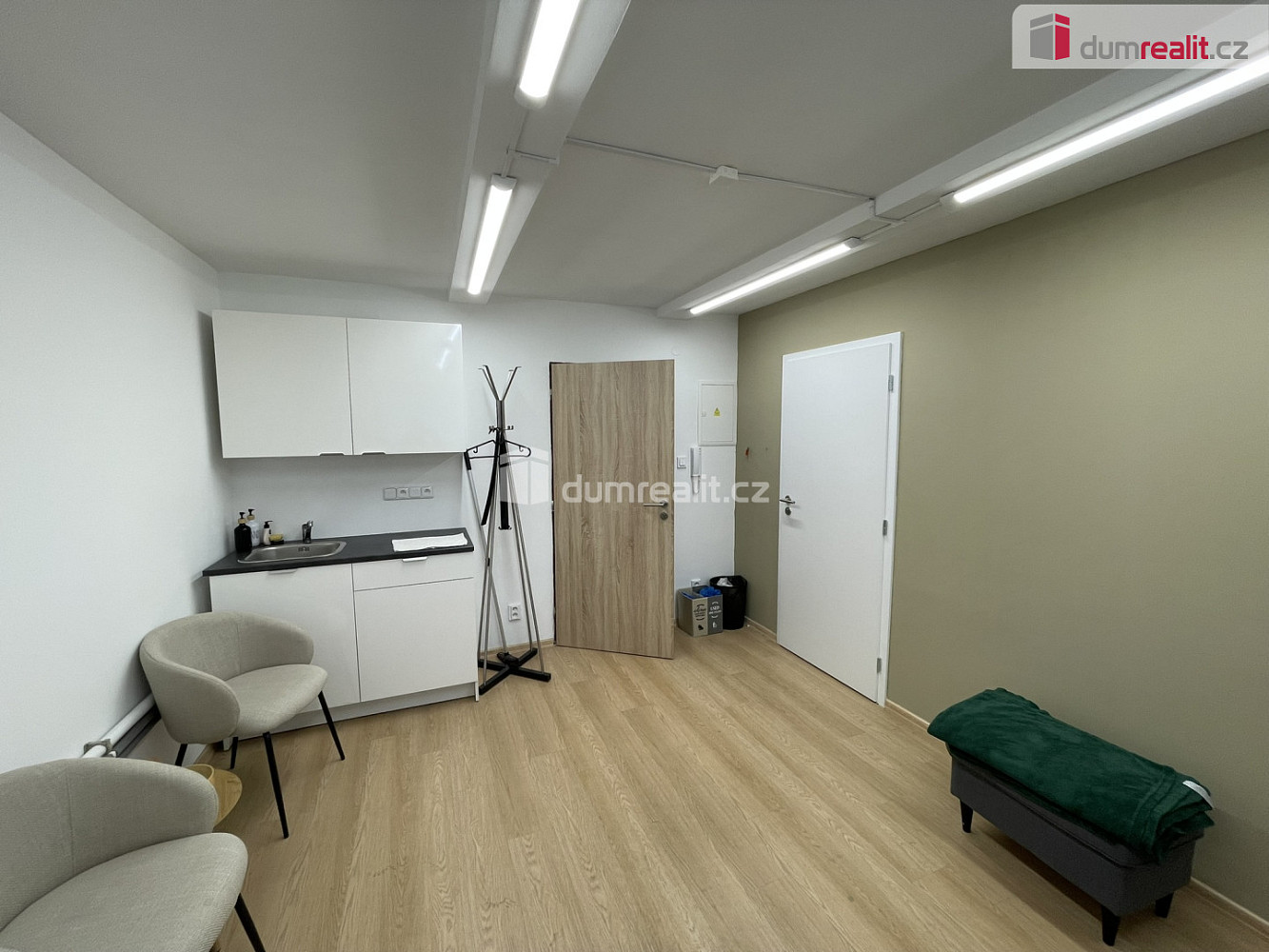 Pronájem kanceláře 30 m² — photo 3