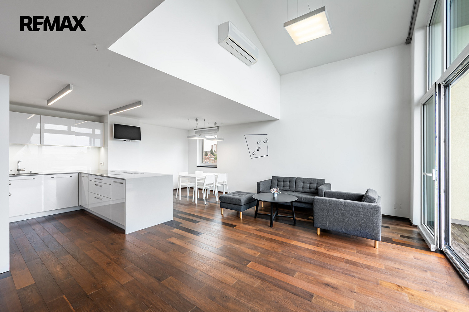 Prodej bytu atypického 182 m² - Widok 2