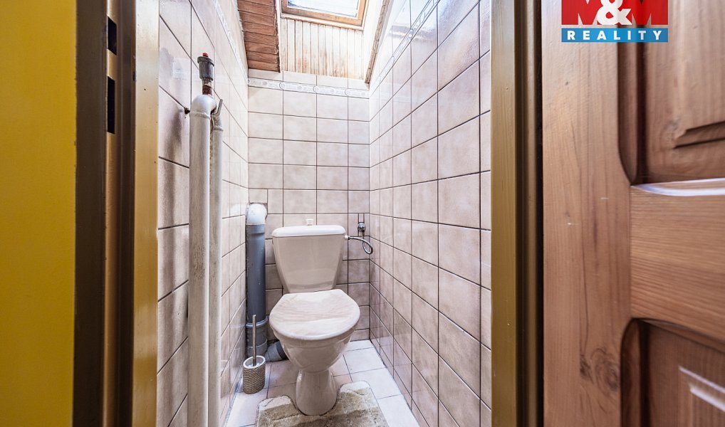Prodej domu 214 m² s pozemkem 1 876 m², Kvášňovice – náhled fotky 9