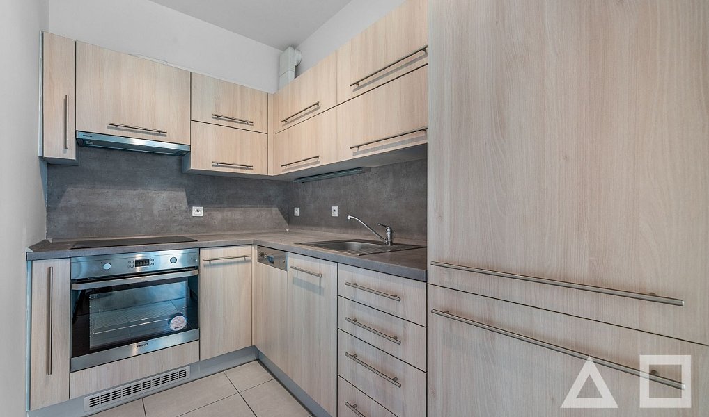 Prodej bytu 1+kk 35 m², Praha – náhled fotky 2