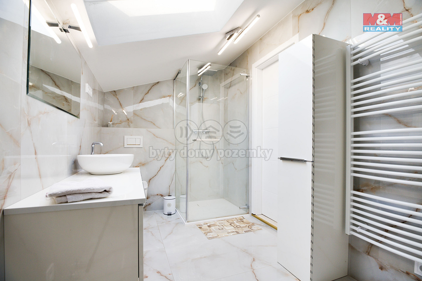 Prodej domu 234 m² s pozemkem 902 m² – fotografie 4