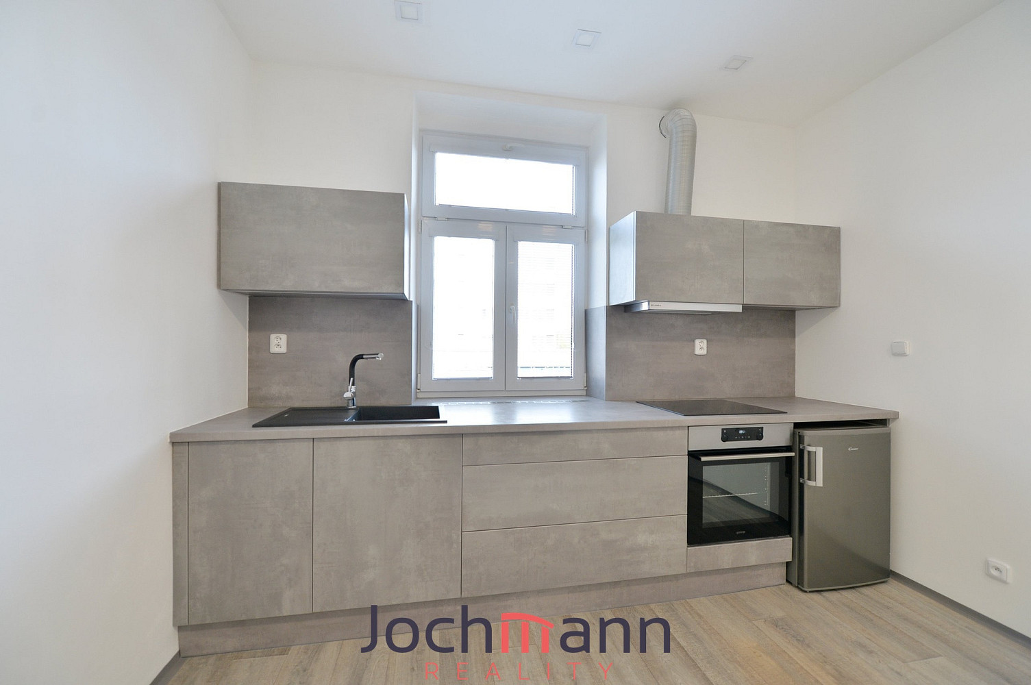 Pronájem bytu 2+kk 43 m² – fotografie 2