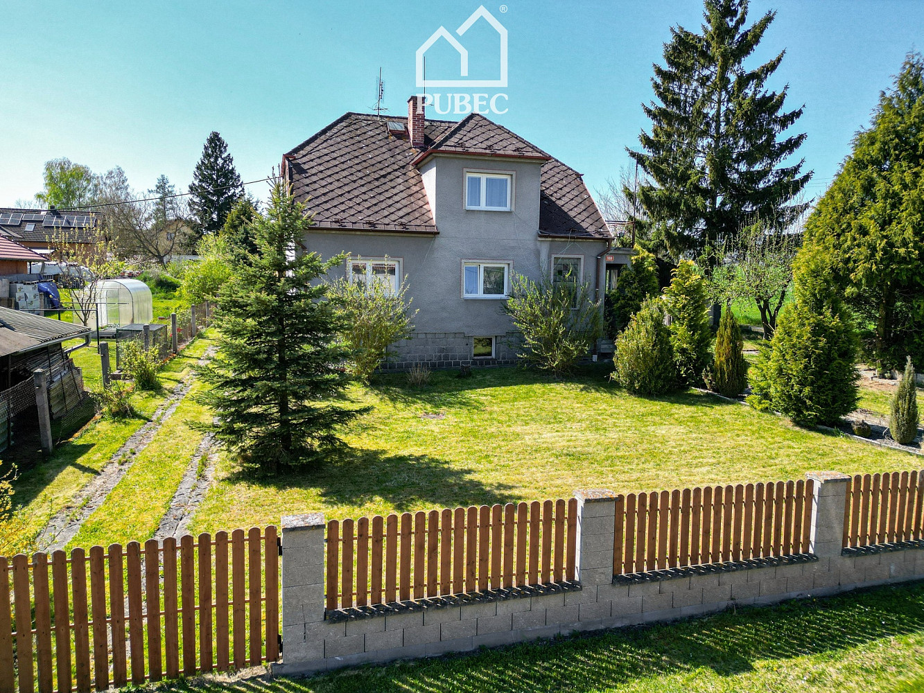 Prodej domu 242 m² s pozemkem 933 m²