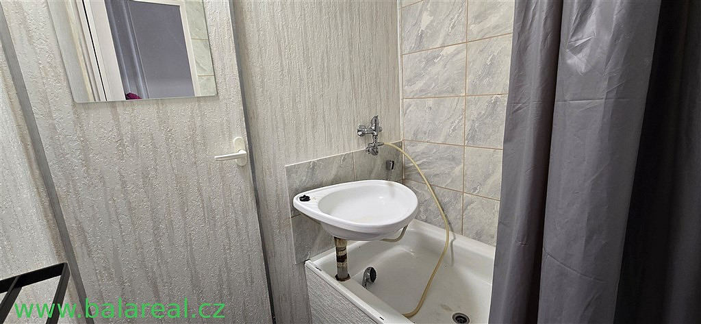 Pronájem bytu 1+kk 32 m² — photo 4