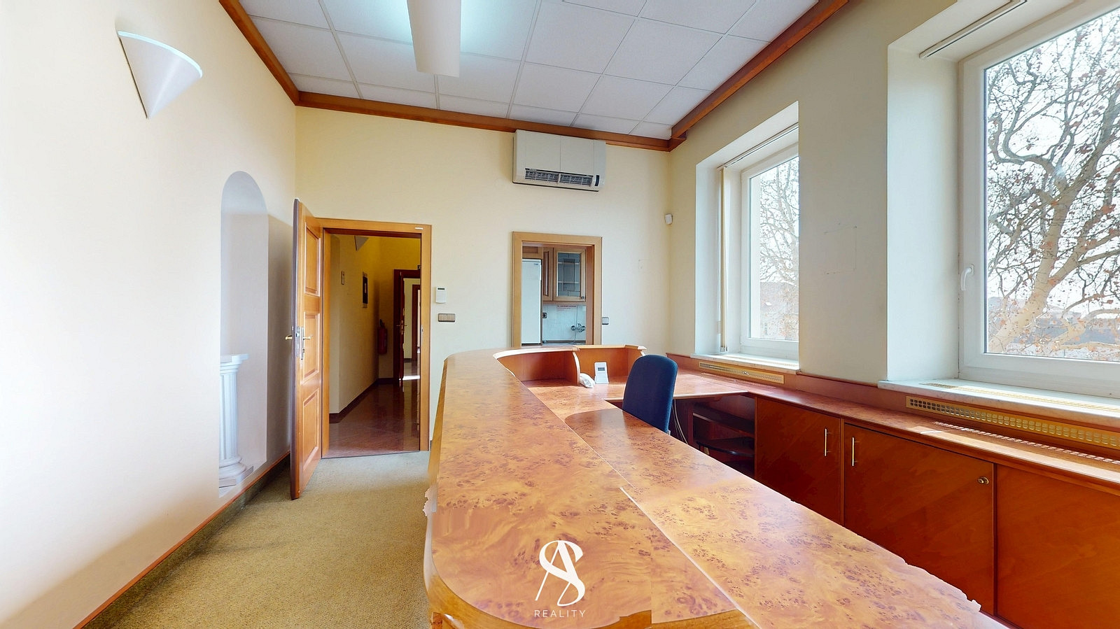 Pronájem kanceláře 233 m² – fotografie 3