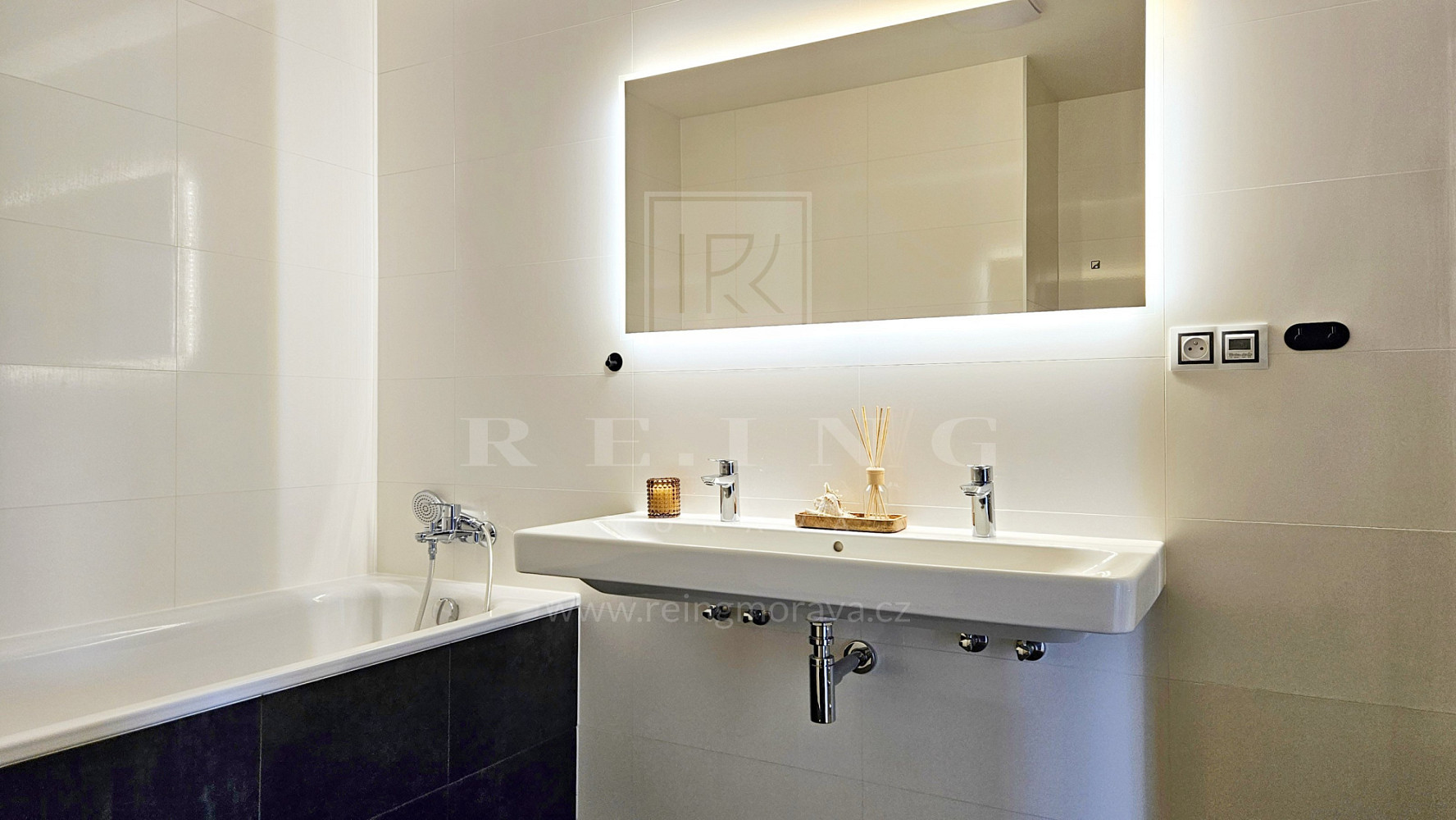 Pronájem bytu 3+kk 74 m² — photo 3