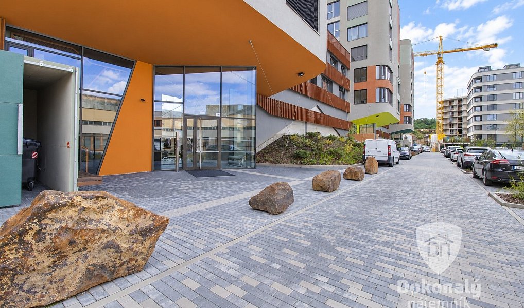 Pronájem bytu 1+kk 36 m², Praha – náhled fotky 17