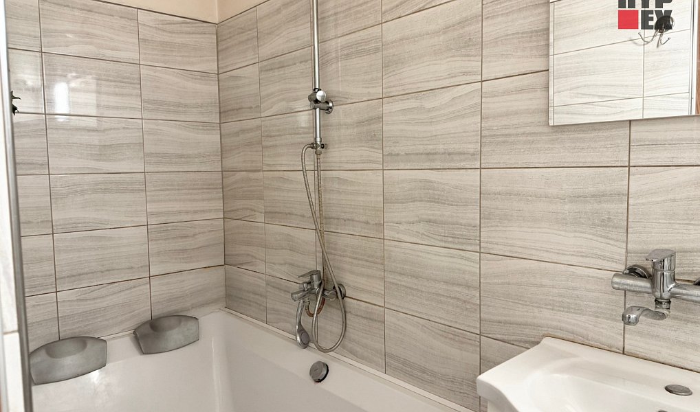 Prodej domu 980 m² s pozemkem 523 m², Pečky – náhled fotky 12