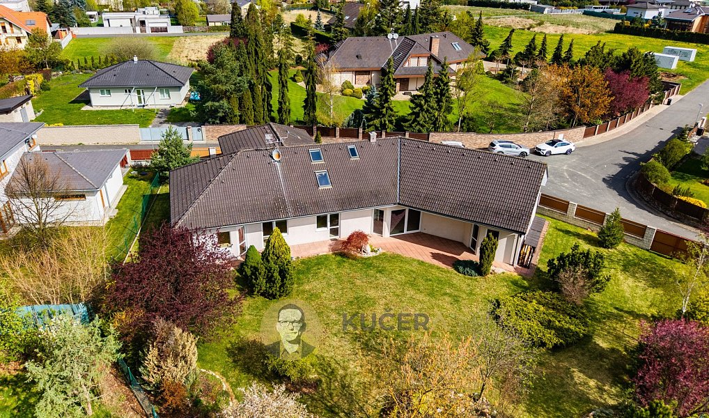 Prodej domu 488 m² s pozemkem 1 376 m², Jesenice – náhled fotky 20
