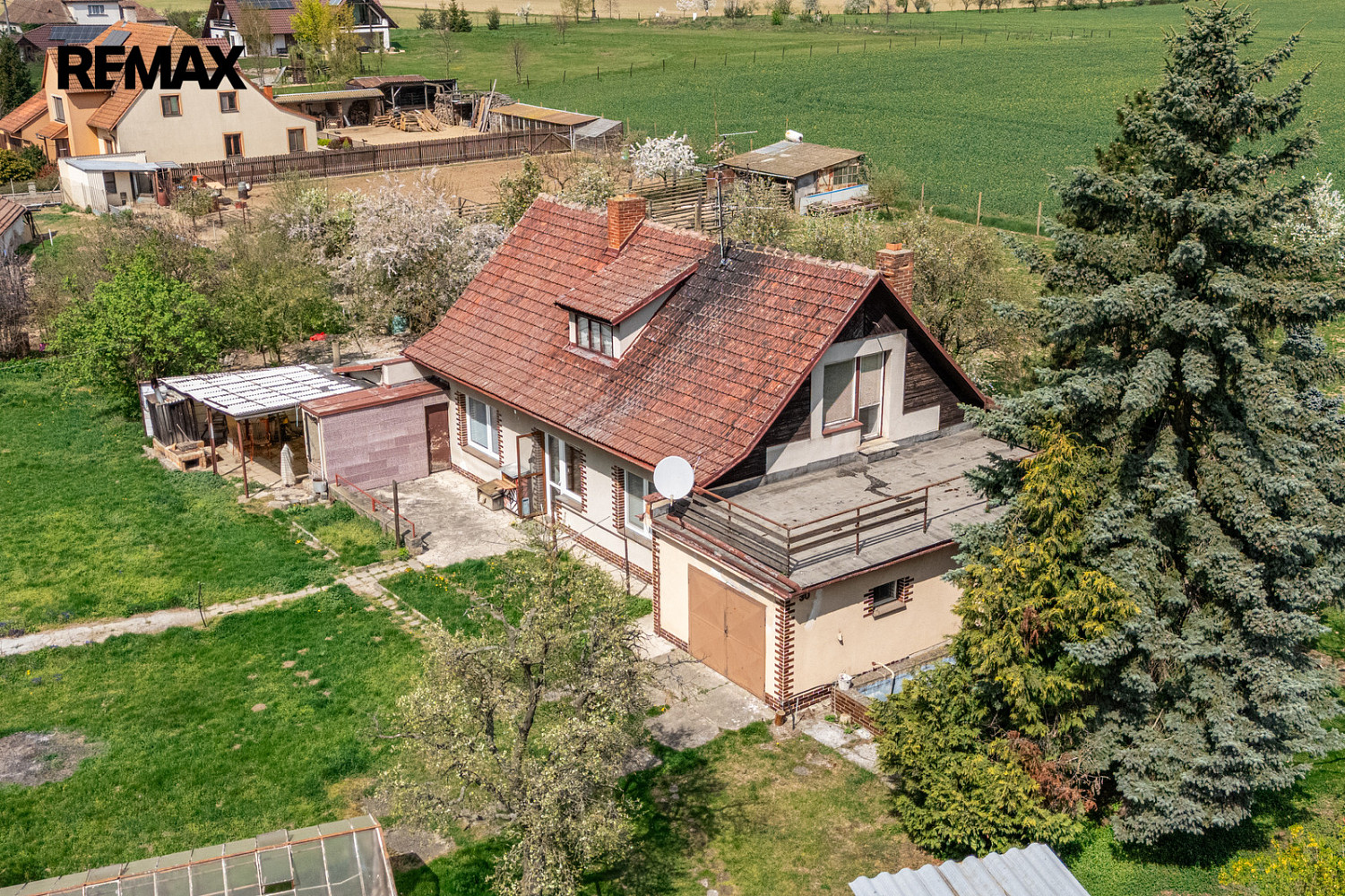 Prodej domu 143 m² s pozemkem 1 794 m²