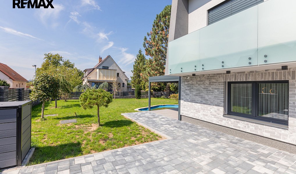Prodej domu 244 m² s pozemkem 810 m², Praha – náhled fotky 39
