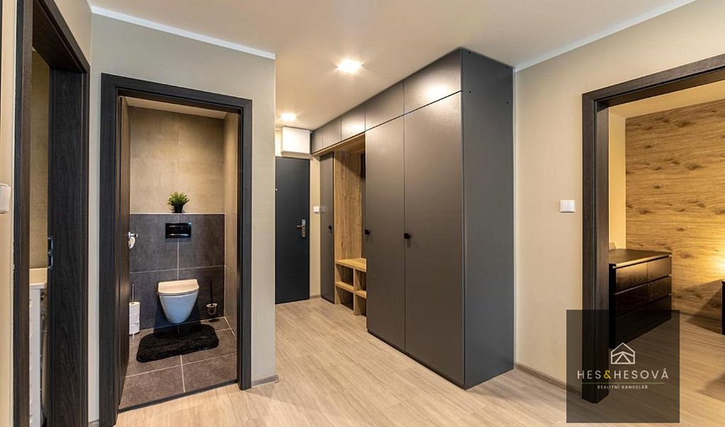 Prodej bytu 5+kk 124 m², Praha – náhled fotky 8