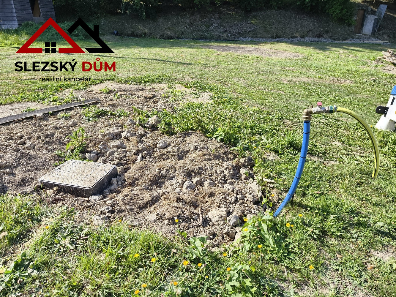 Prodej stavebního pozemku 1 371 m² – pohled 3