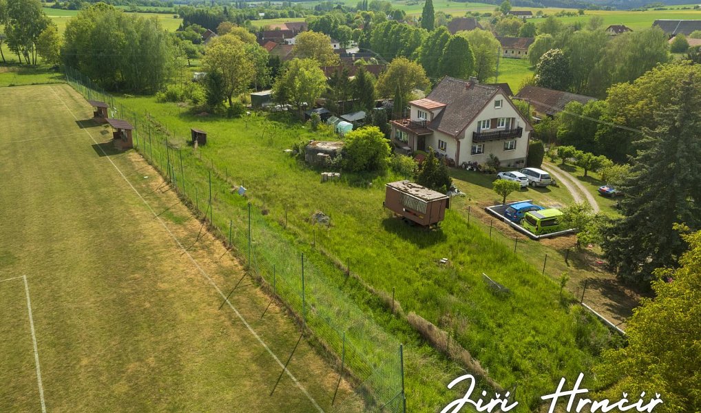 Prodej stavebního pozemku 994 m², Ježovy – náhled fotky 2