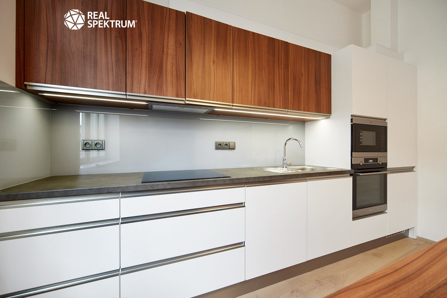 Pronájem bytu 3+kk 80 m² — photo 2