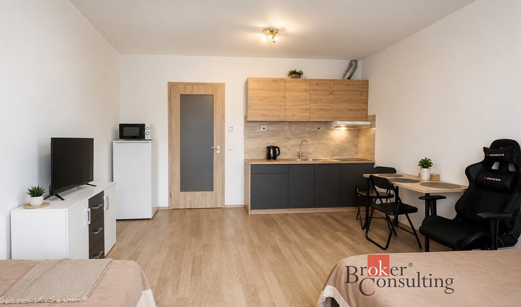 Prodej bytu 1+kk 35 m², Praha – náhled fotky 2
