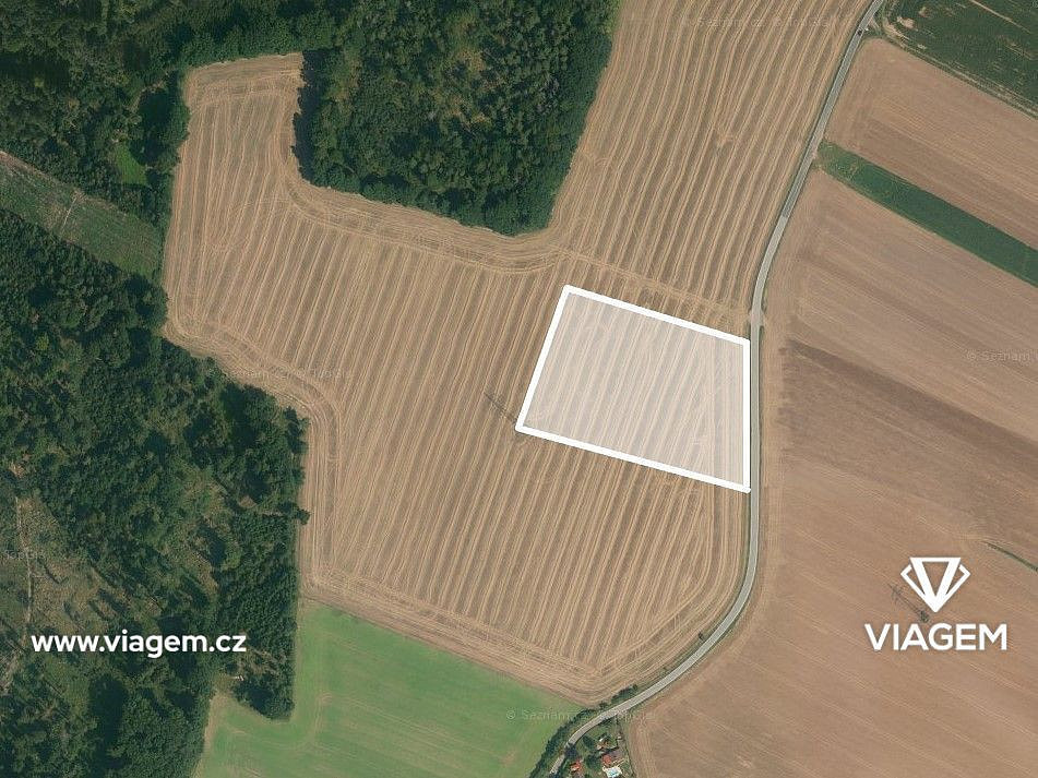 Prodej pole 2 888 m²