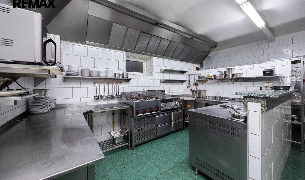Prodej ubytovacího objektu 435 m², Hřensko – náhled fotky 12