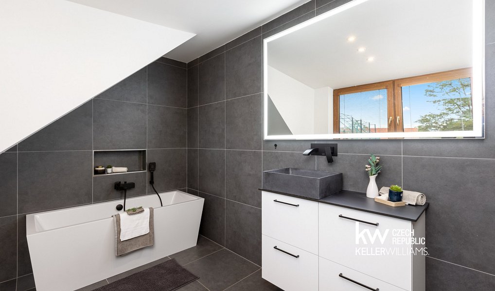 Prodej domu 145 m² s pozemkem 723 m², Zlonín – náhled fotky 27
