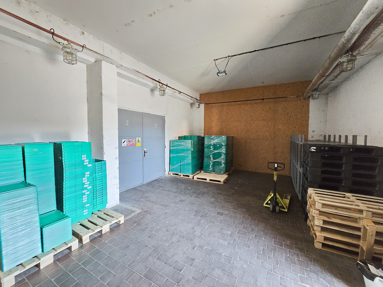 Pronájem skladovacích prostor 211 m² – fotografie 5