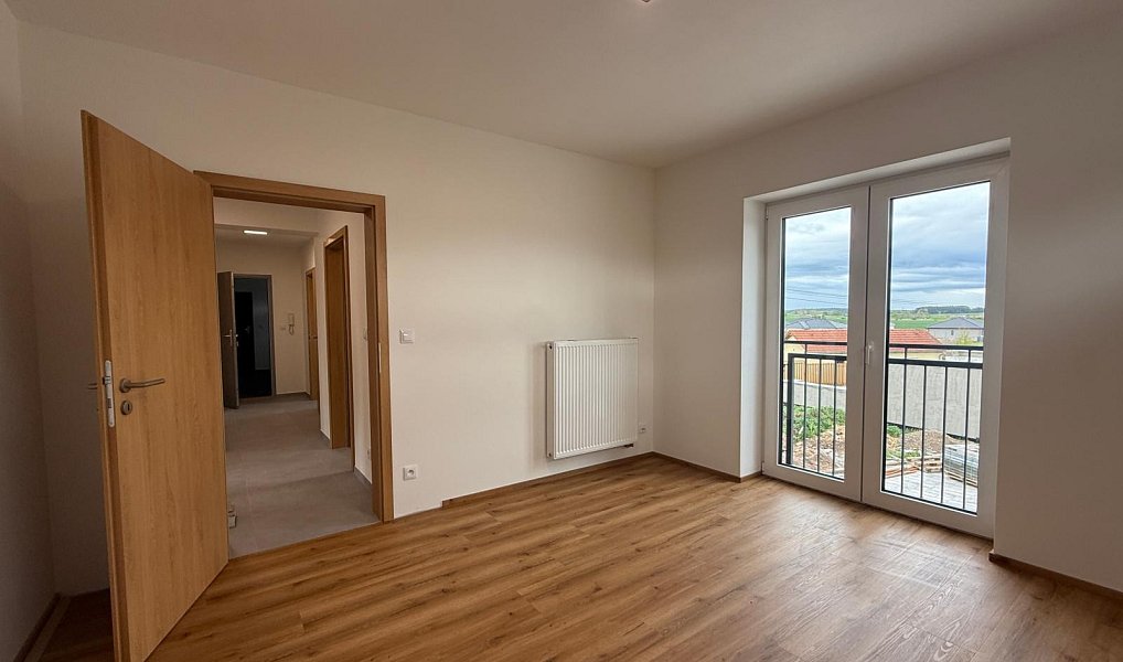 Pronájem bytu 2+kk 74 m², Úherce – náhled fotky 9