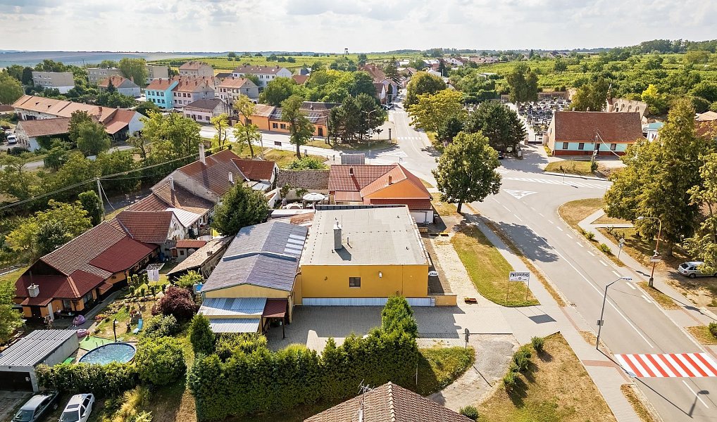 Prodej obchodních prostor 484 m², Drnholec – náhled fotky 12