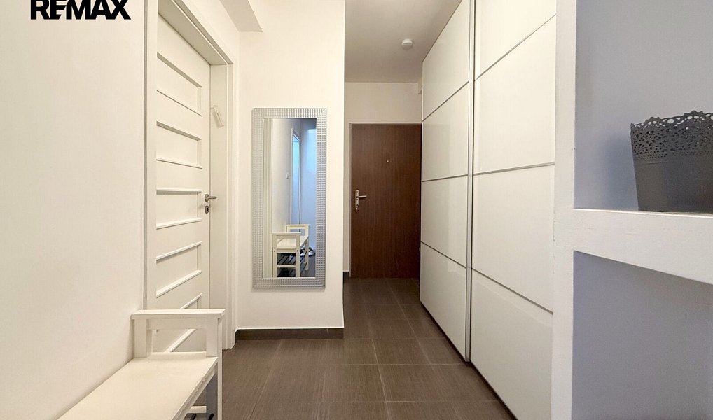 Prodej bytu 1+1 53 m², Praha – náhled fotky 12