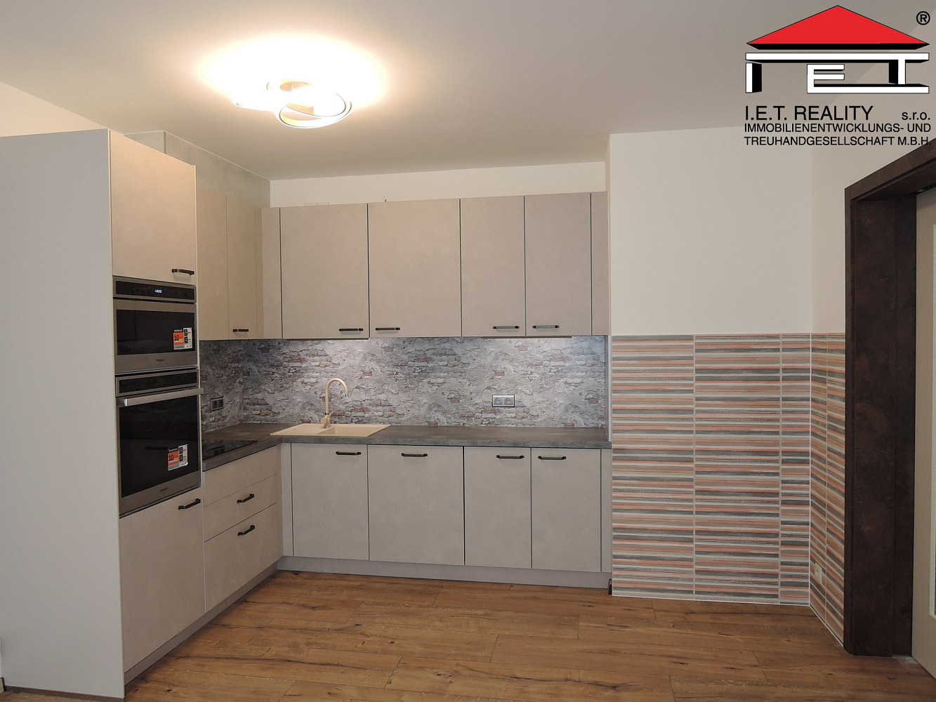 Pronájem bytu 3+kk 82 m²