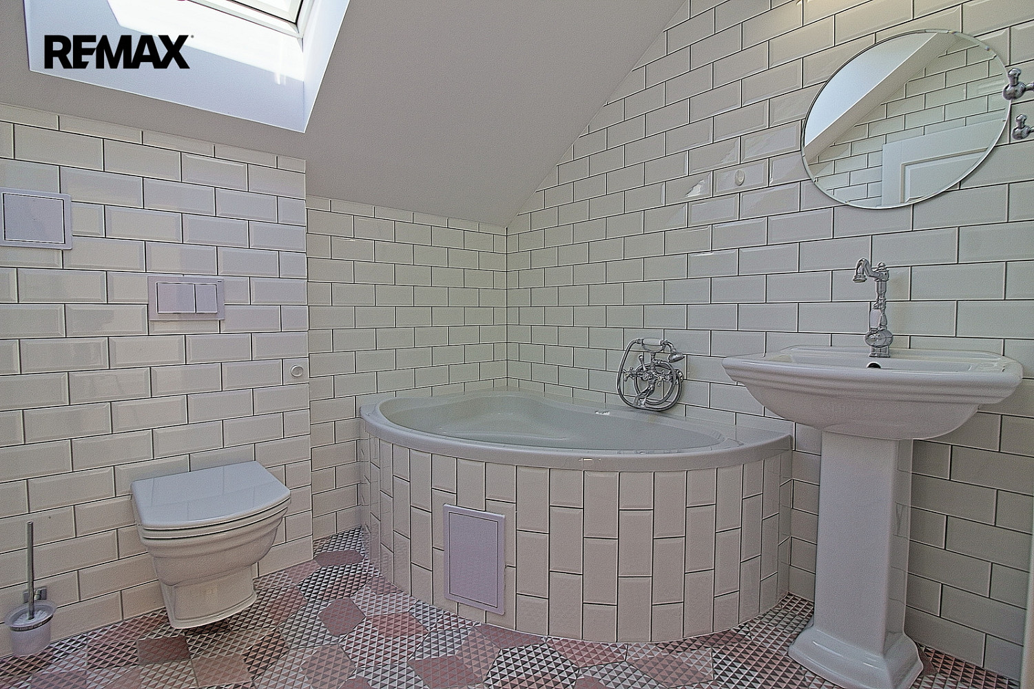 Prodej bytu atypického 141 m² — photo 3