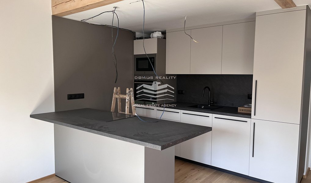 Pronájem bytu 2+kk 75 m², Praha – náhled fotky 2