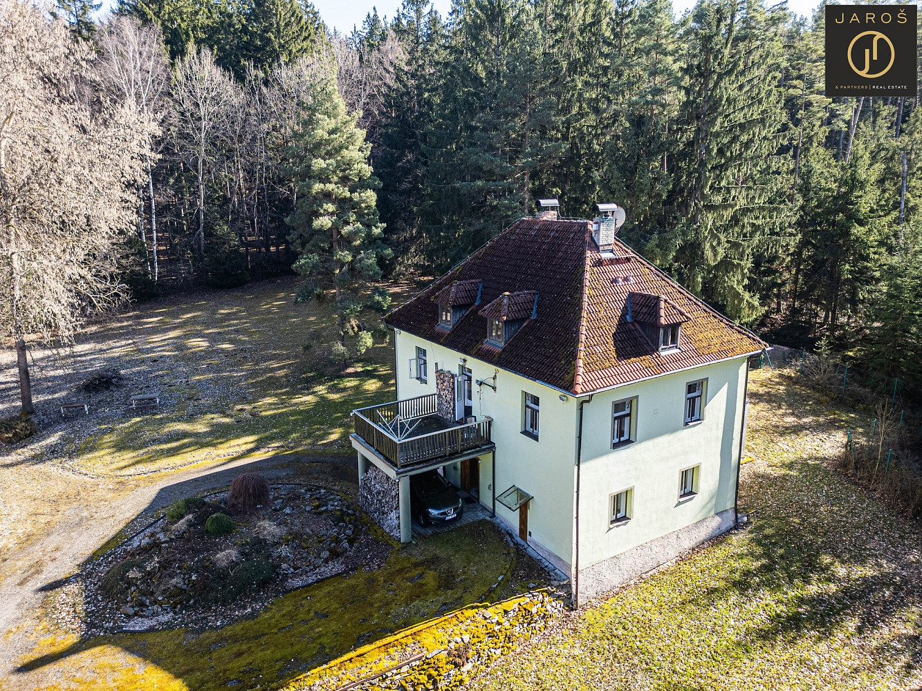 Prodej domu 300 m² s pozemkem 5 897 m²