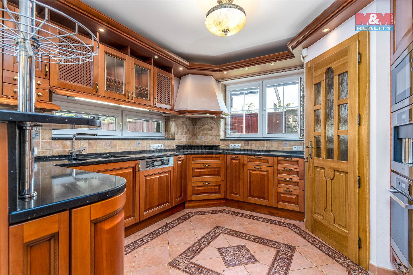 Prodej domu 246 m² s pozemkem 1 013 m² – fotografie 4