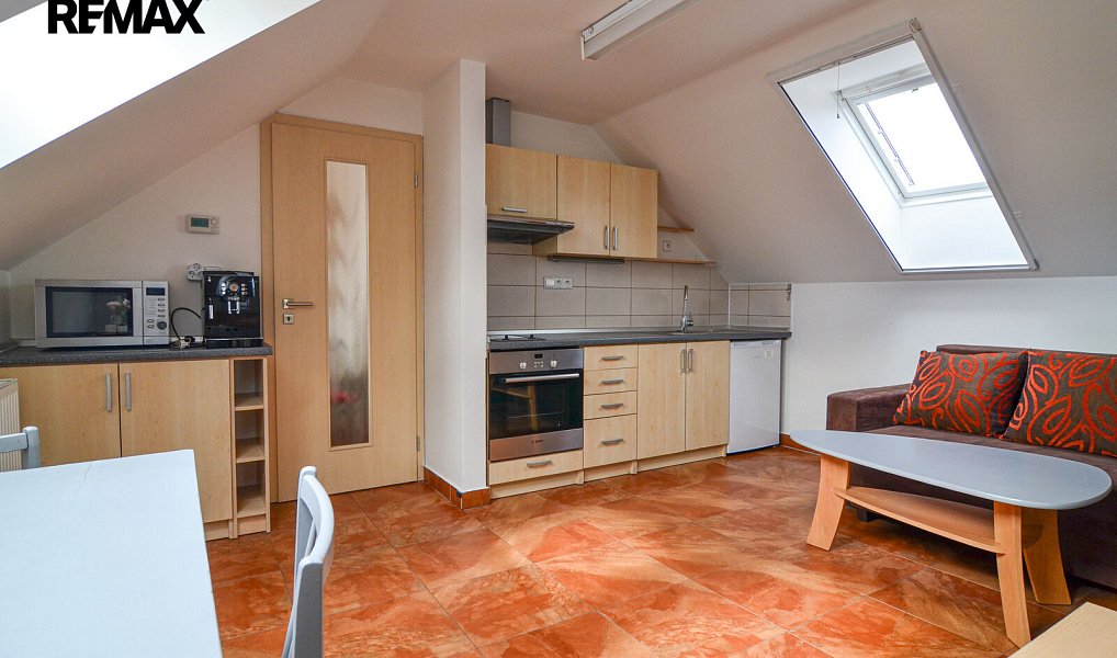Prodej domu 192 m² s pozemkem 320 m², Novosedly – náhled fotky 2