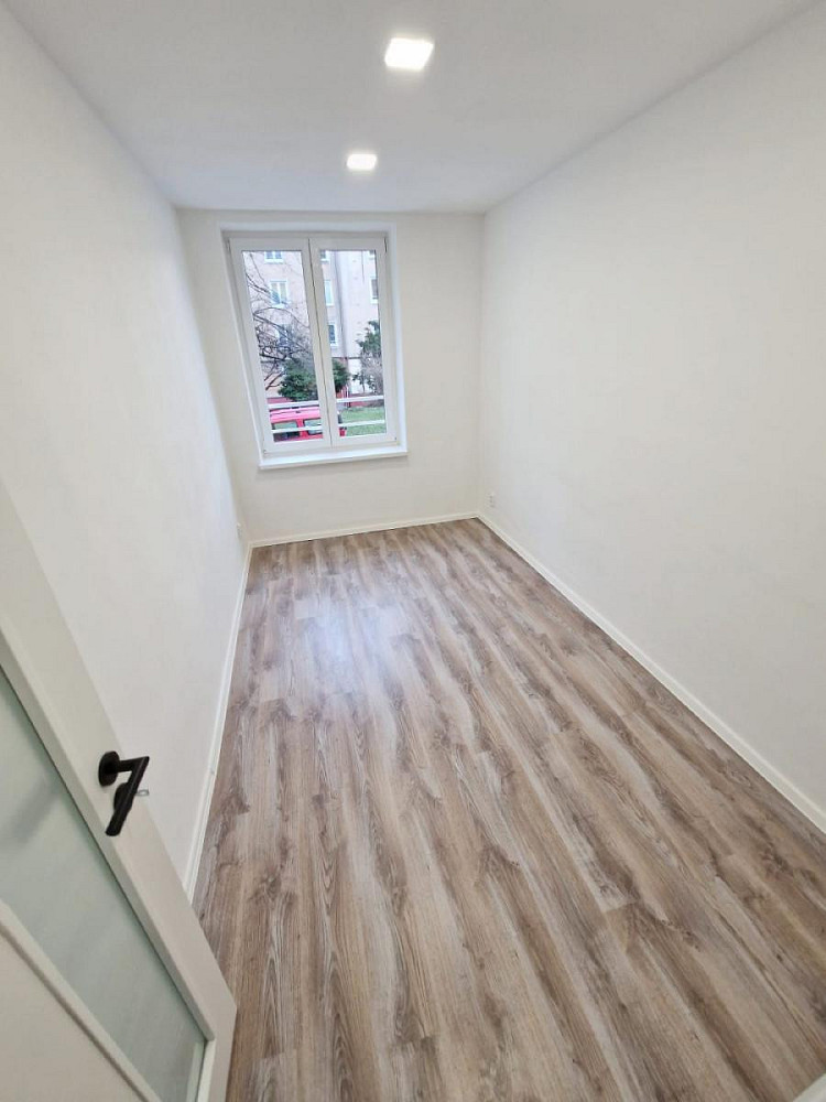 Pronájem bytu 2+1 57 m² – fotografie 3