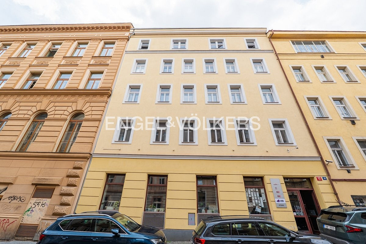 Pronájem kanceláře 136 m²
