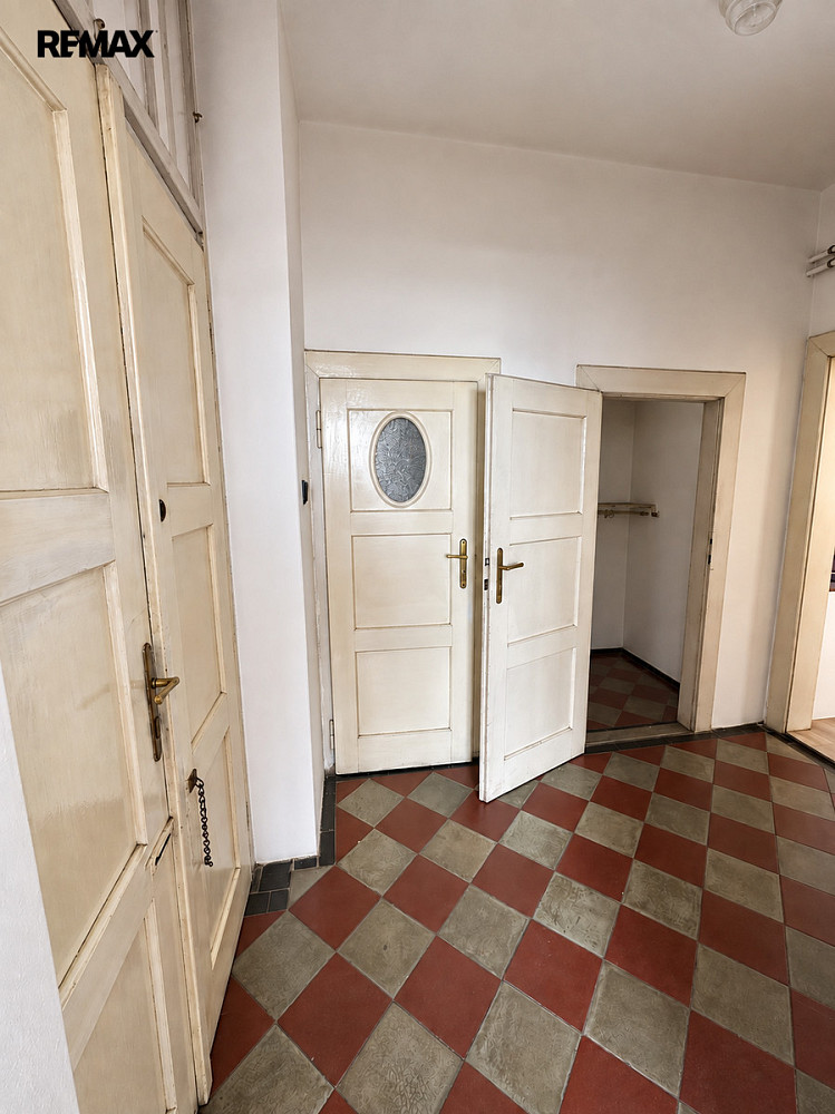 Pronájem bytu 2+1 72 m² – fotografie 3