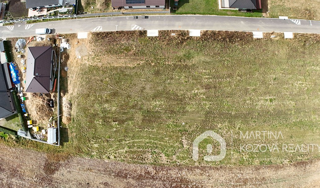 Prodej stavebního pozemku 1 048 m², Lišov – náhled fotky 4