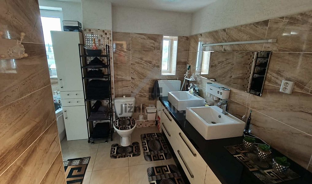 Prodej domu 450 m² s pozemkem 648 m², České Velenice – náhled fotky 15