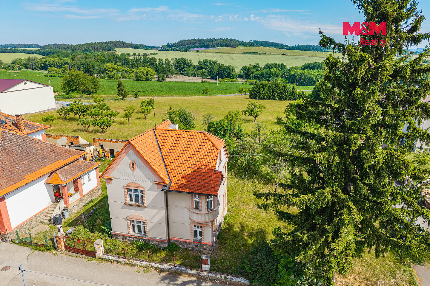 Prodej domu 142 m² s pozemkem 776 m² — photo 2