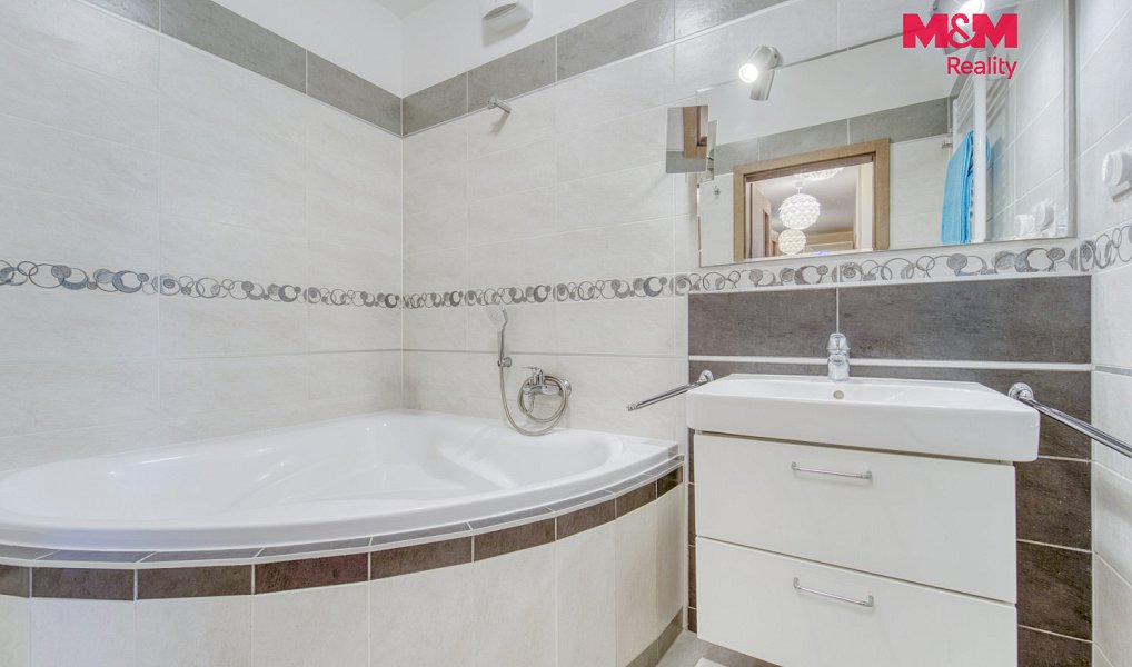 Prodej bytu 3+kk 104 m², Praha – náhled fotky 12