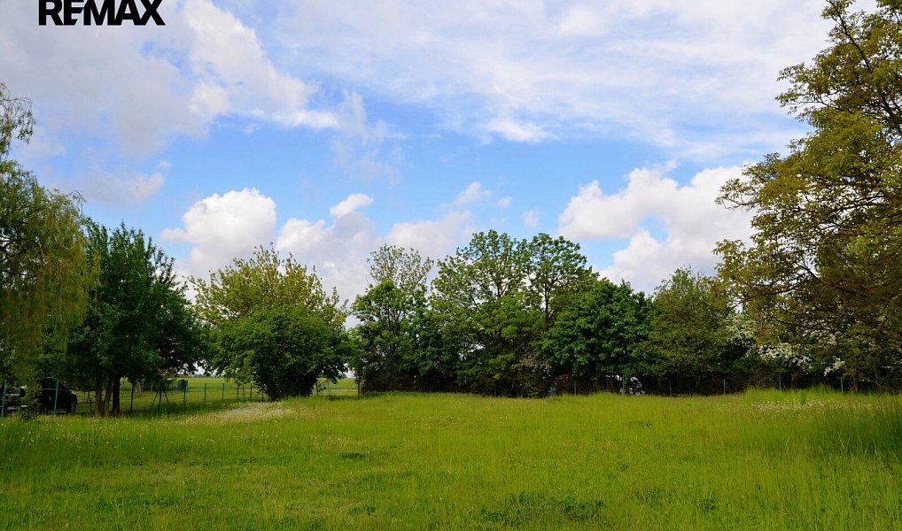 Prodej stavebního pozemku 2 274 m², Chroustov – náhled fotky 3